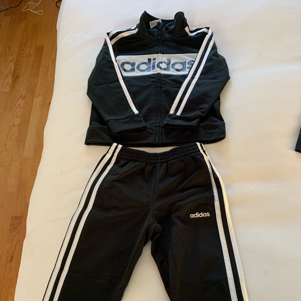 Kids Size 4T Adidas Track Suit - Picture 2 of 4